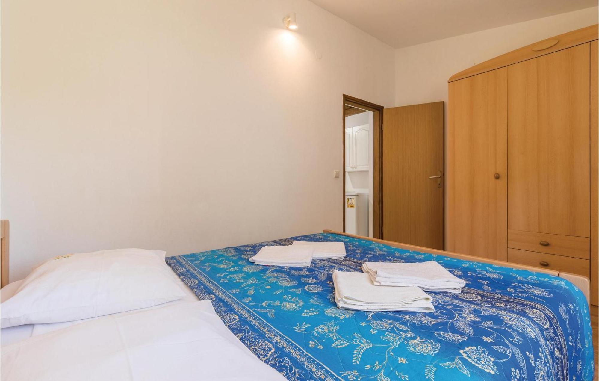 2 Bedroom Amazing Home In Pula Exterior photo